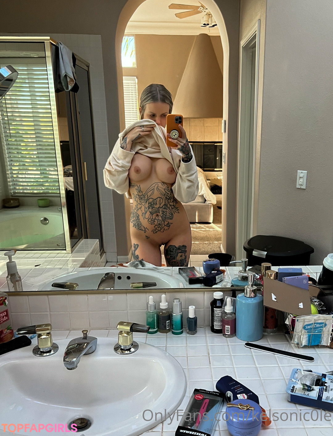 Naakte gelekte OnlyFans-foto van Kelso Nicole #56