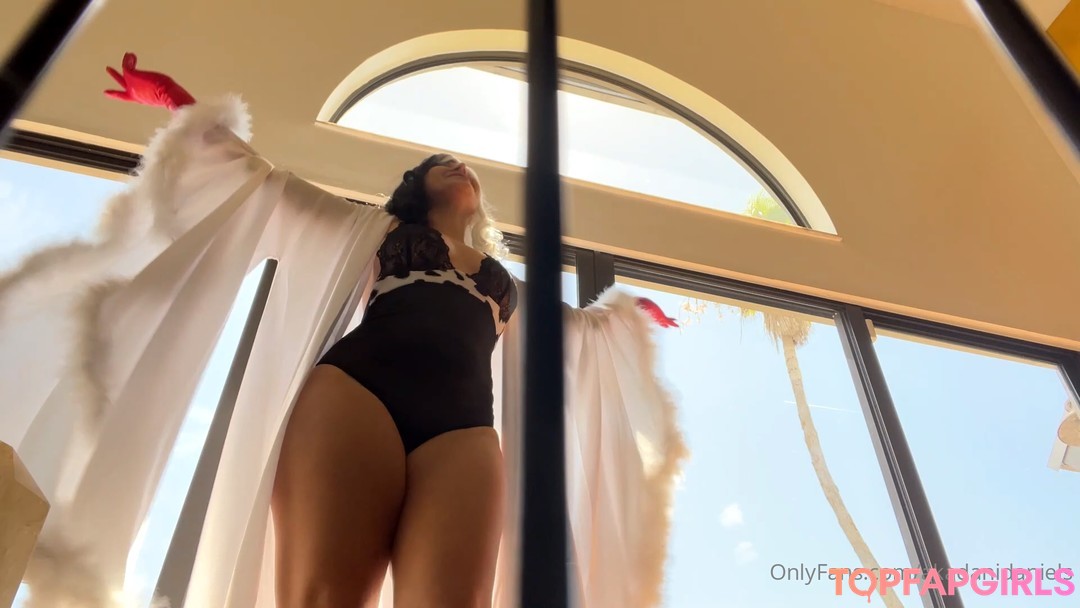 Naakte gelekte OnlyFans-foto van Dani Daniels #1640