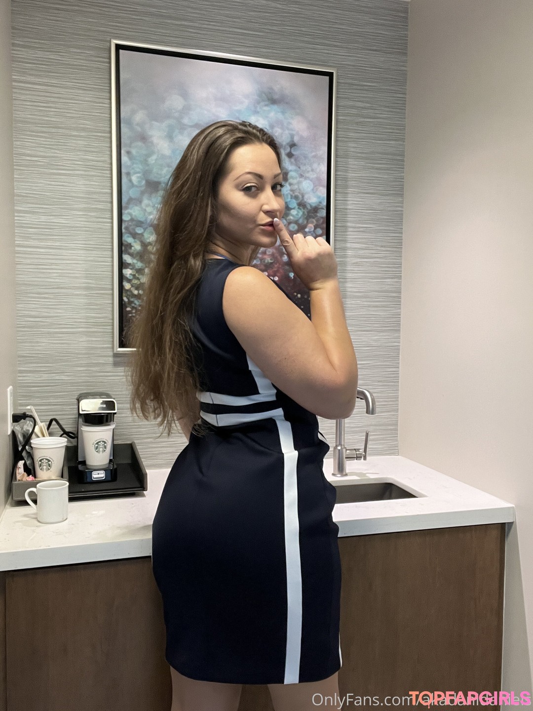 Naakte gelekte OnlyFans-foto van Dani Daniels #2024