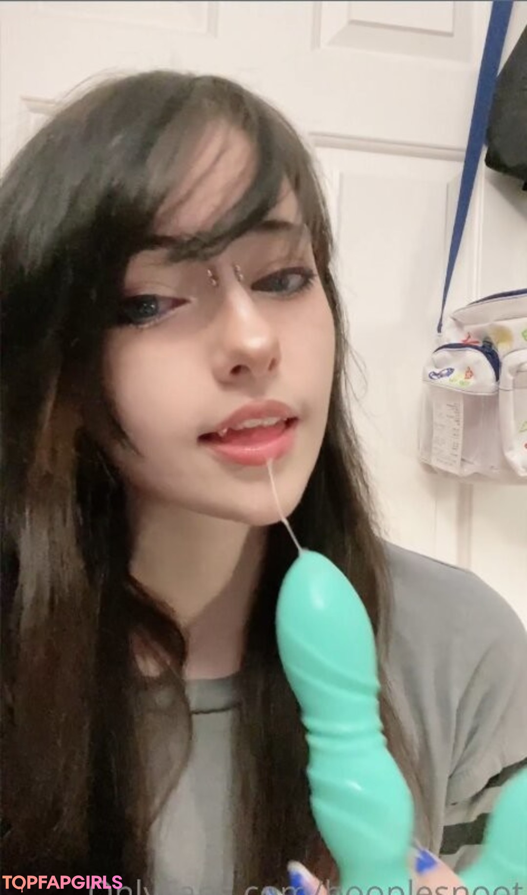 Naakte gelekte OnlyFans-foto van Booplesnoot #568