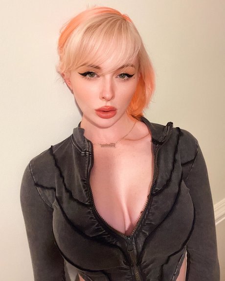 Jenna Lynn Meowri