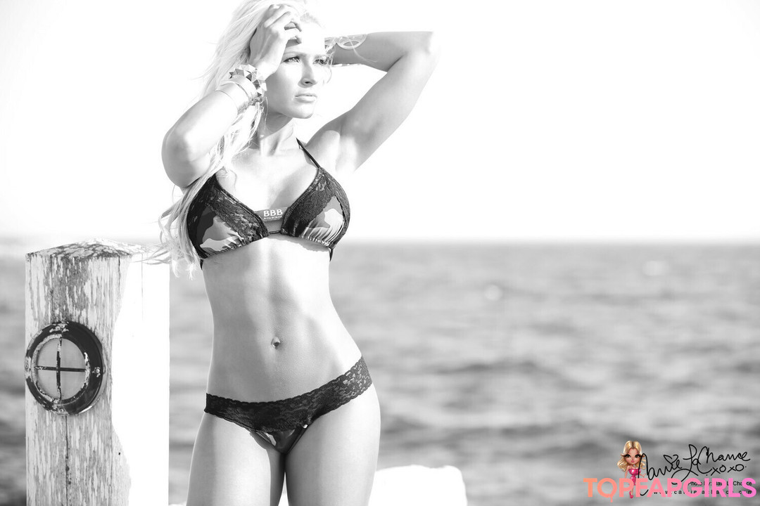 Naakte gelekte OnlyFans-foto van Carrie Lachance #256