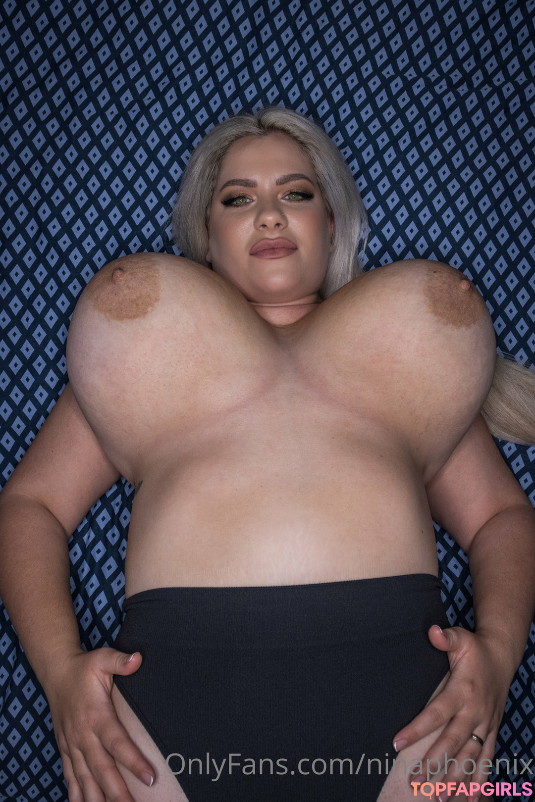 Naakte gelekte OnlyFans-foto van Ninaphoenix #364