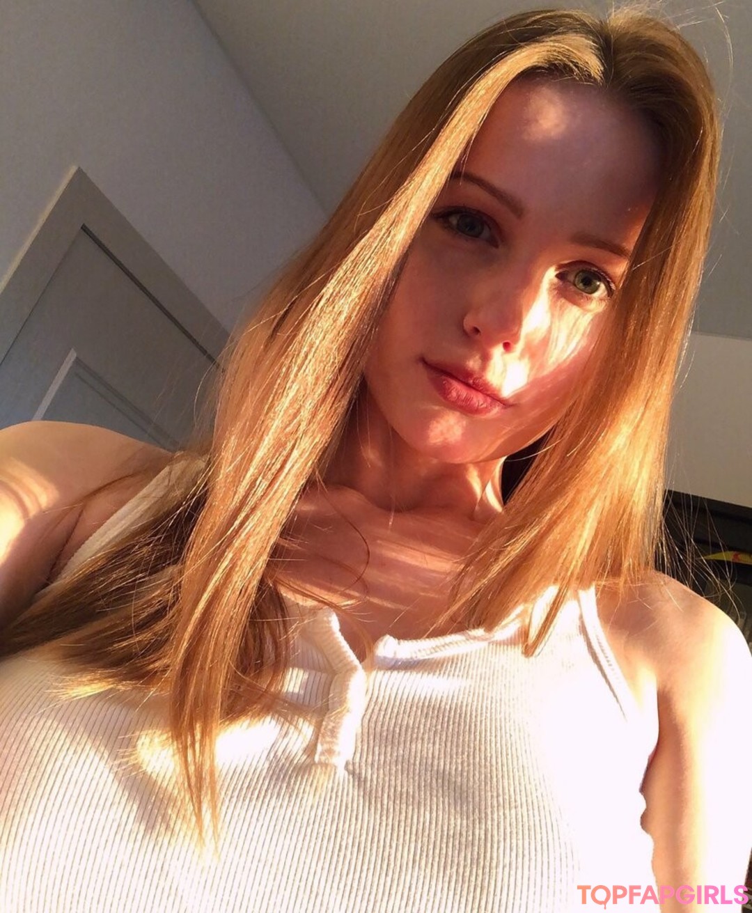 Naakte gelekte OnlyFans-foto van Tniwe #2223