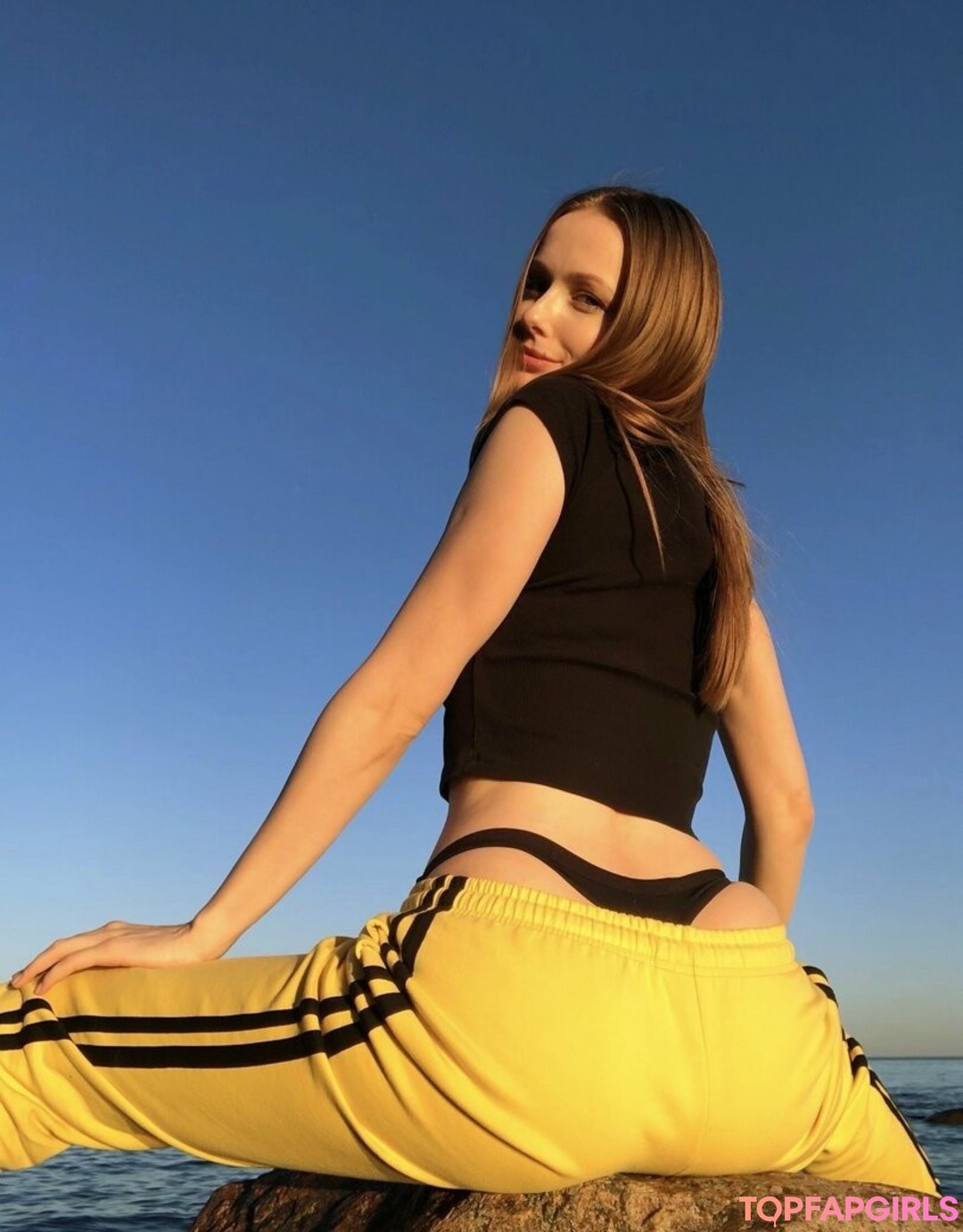 Naakte gelekte OnlyFans-foto van Tniwe #2266