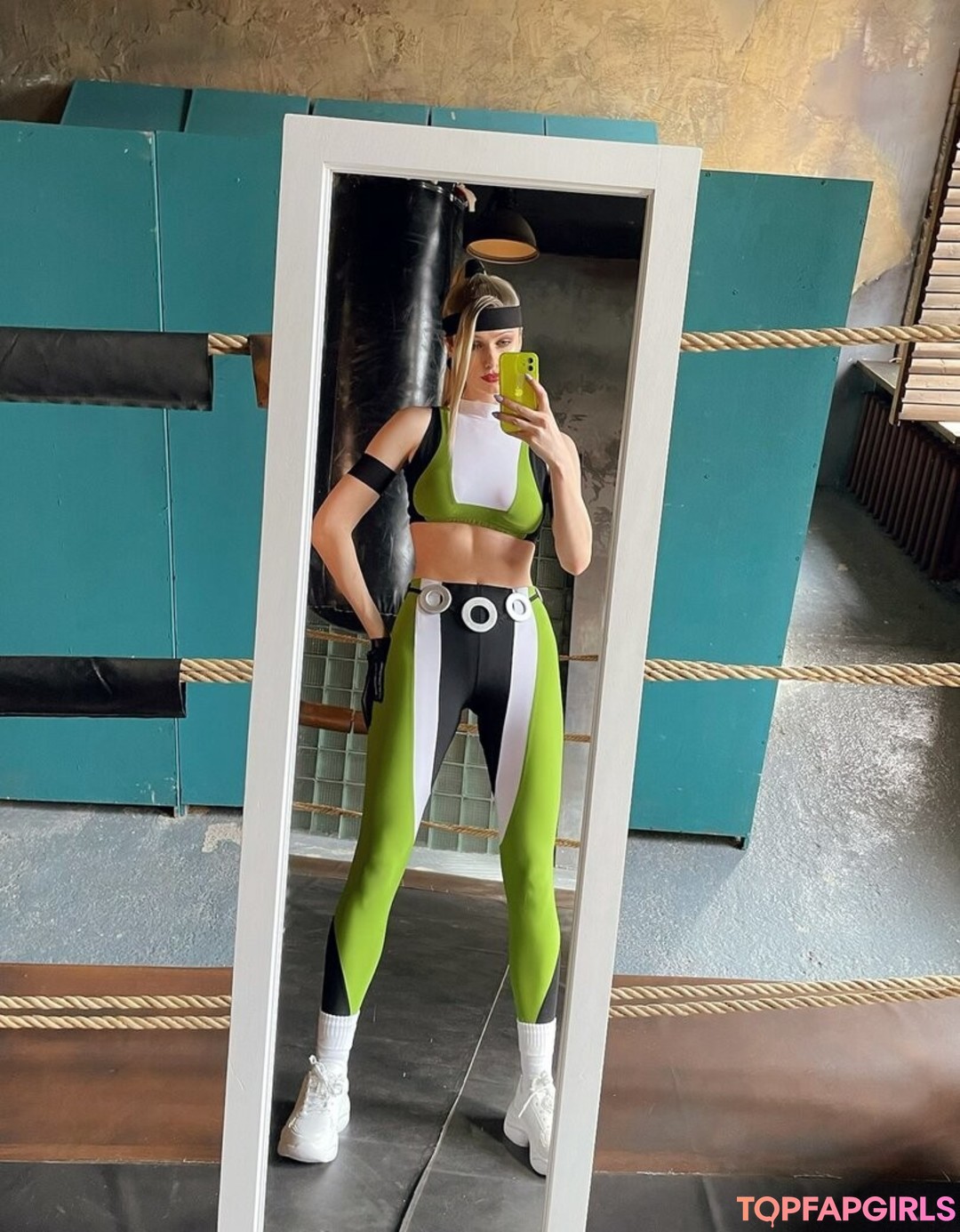 Naakte gelekte OnlyFans-foto van Tniwe #2468