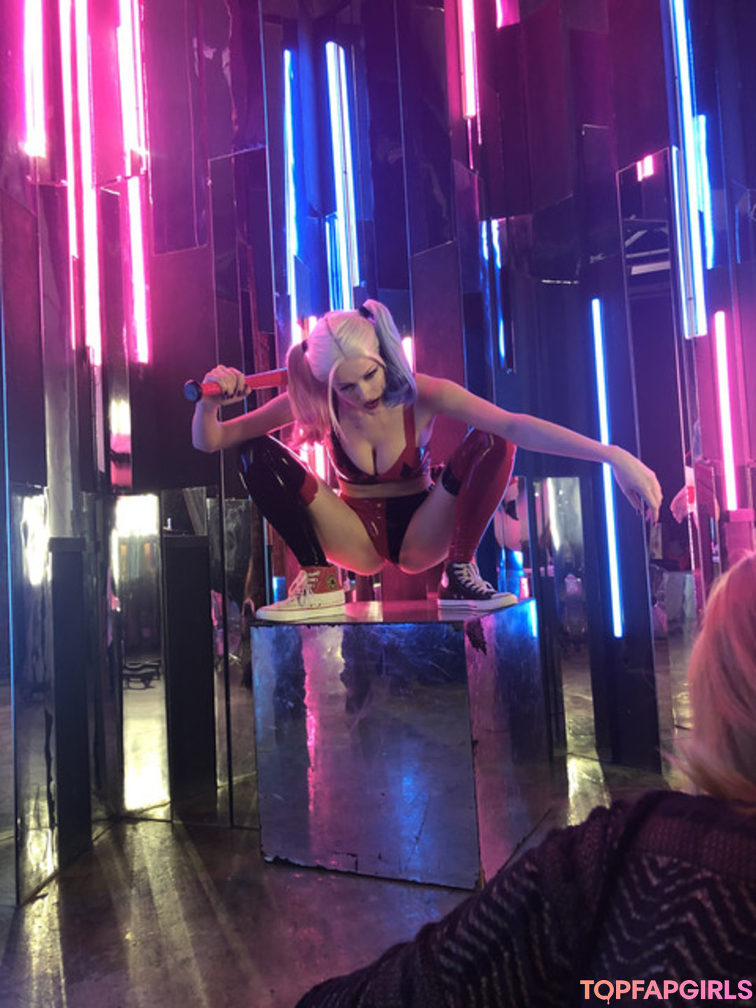 Naakte gelekte OnlyFans-foto van Tniwe #702