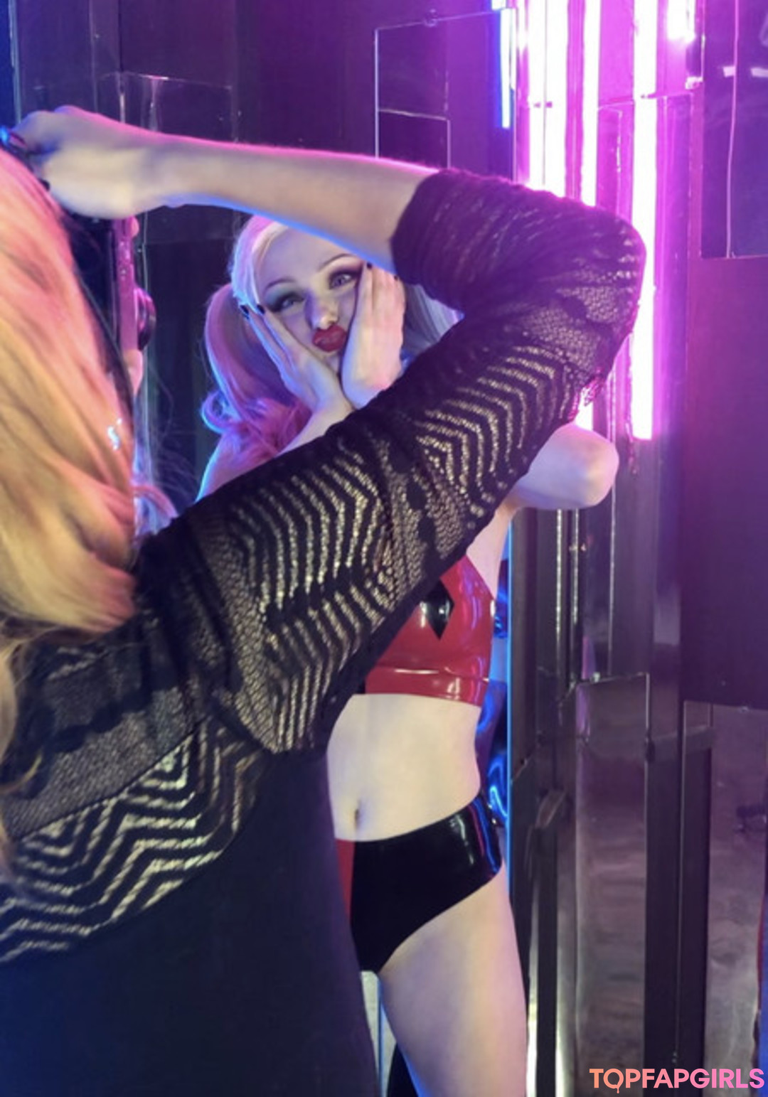 Naakte gelekte OnlyFans-foto van Tniwe #738