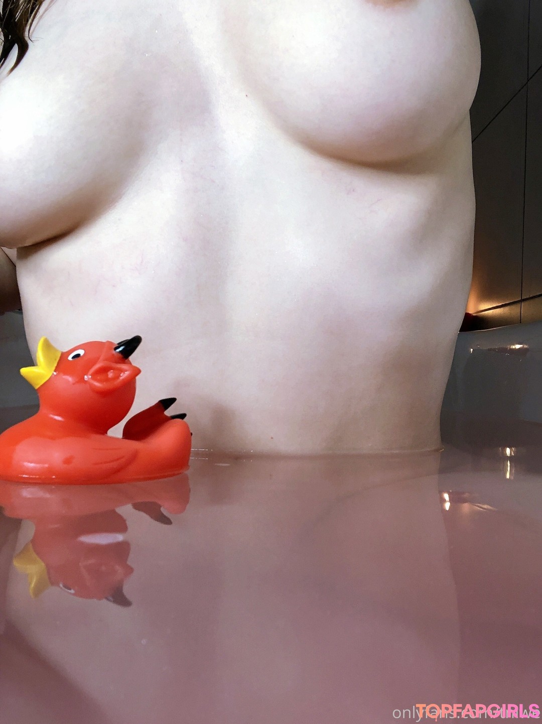 Naakte gelekte OnlyFans-foto van Tniwe #964