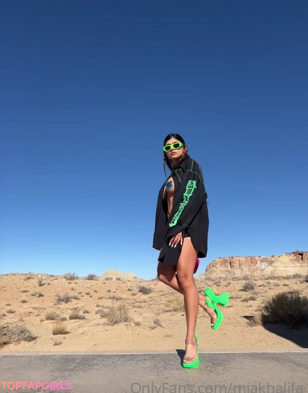 Naakte gelekte OnlyFans-foto van Mia Khalifa #1258