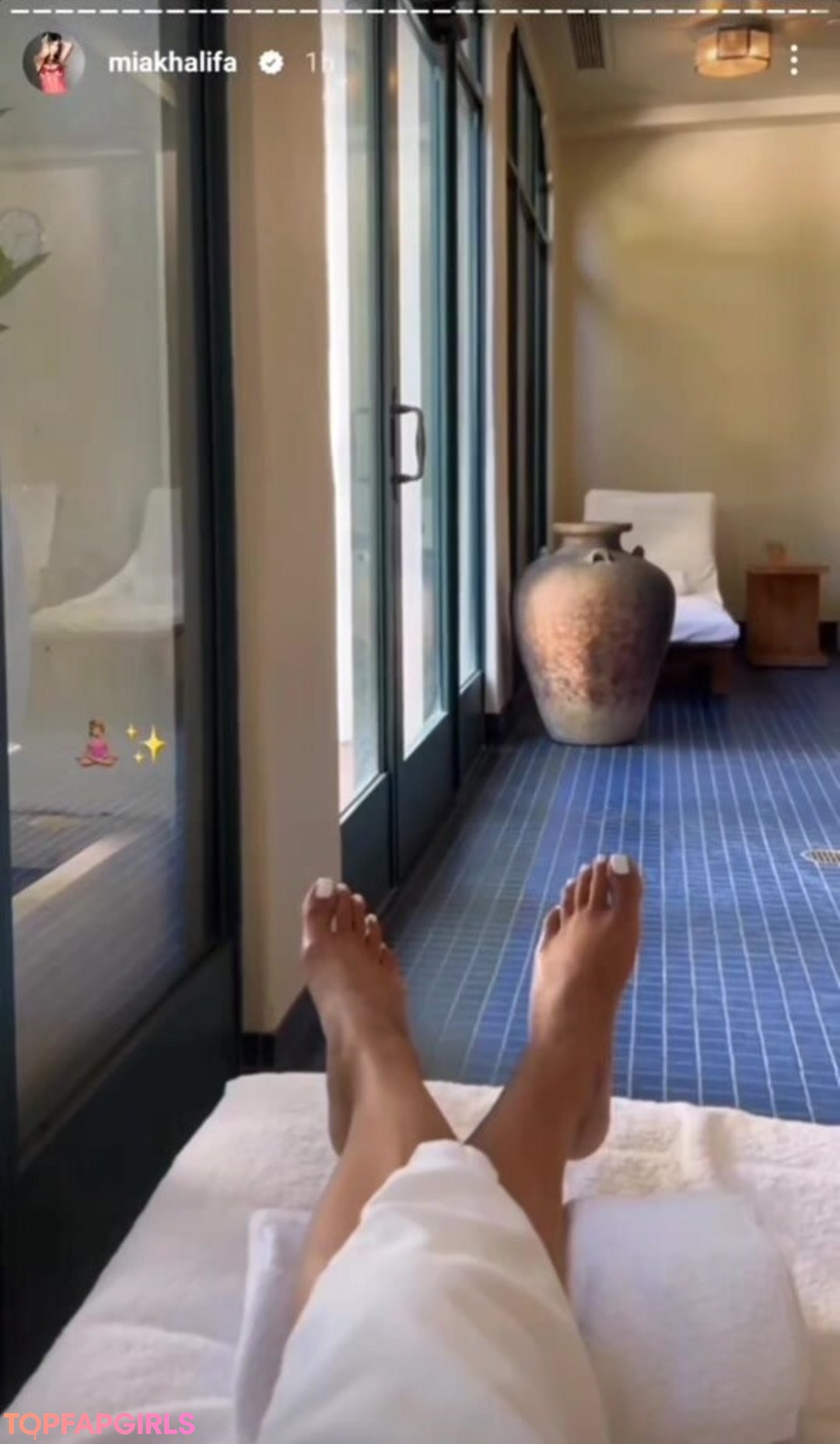 Naakte gelekte OnlyFans-foto van Mia Khalifa #1314