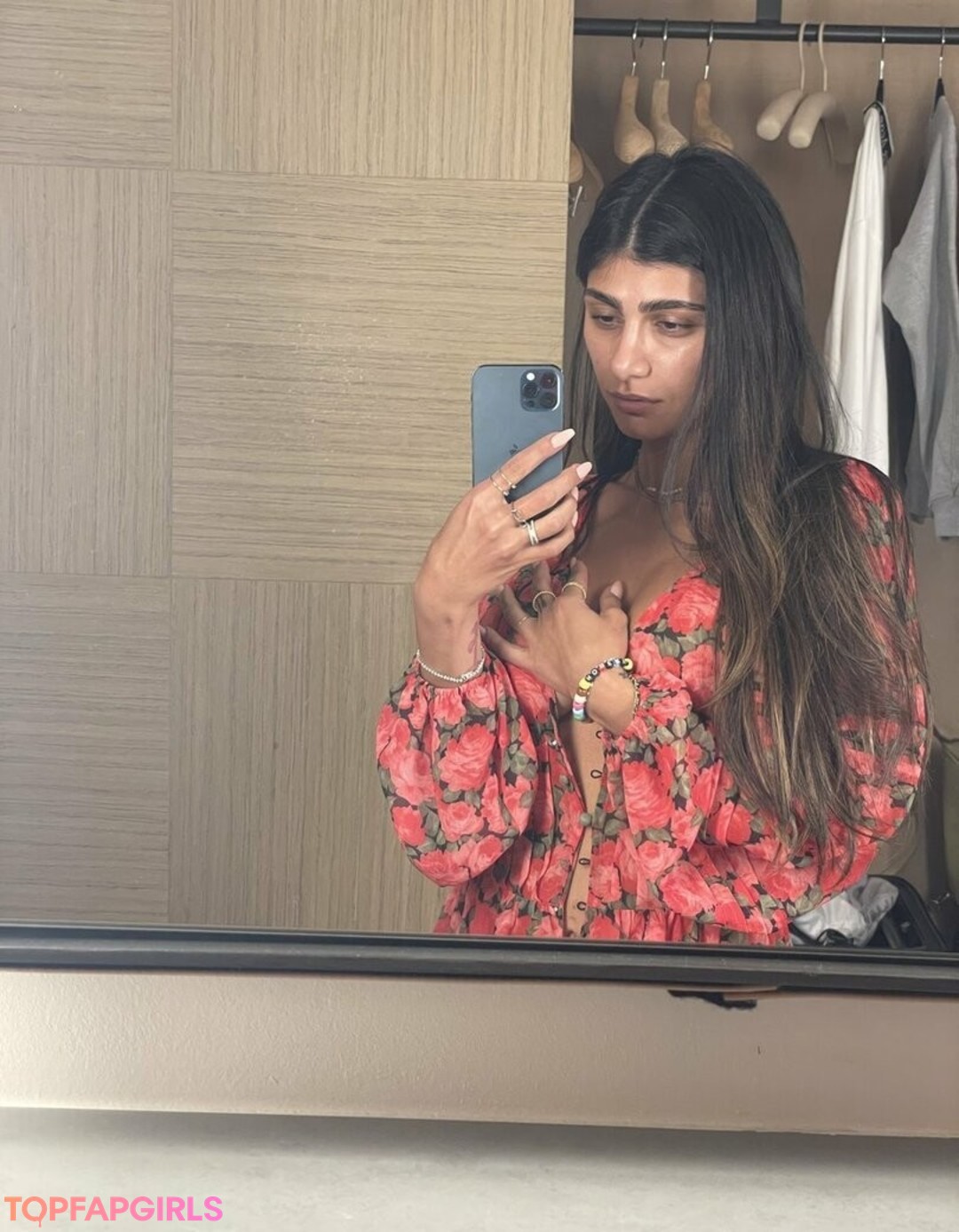 Naakte gelekte OnlyFans-foto van Mia Khalifa #1437