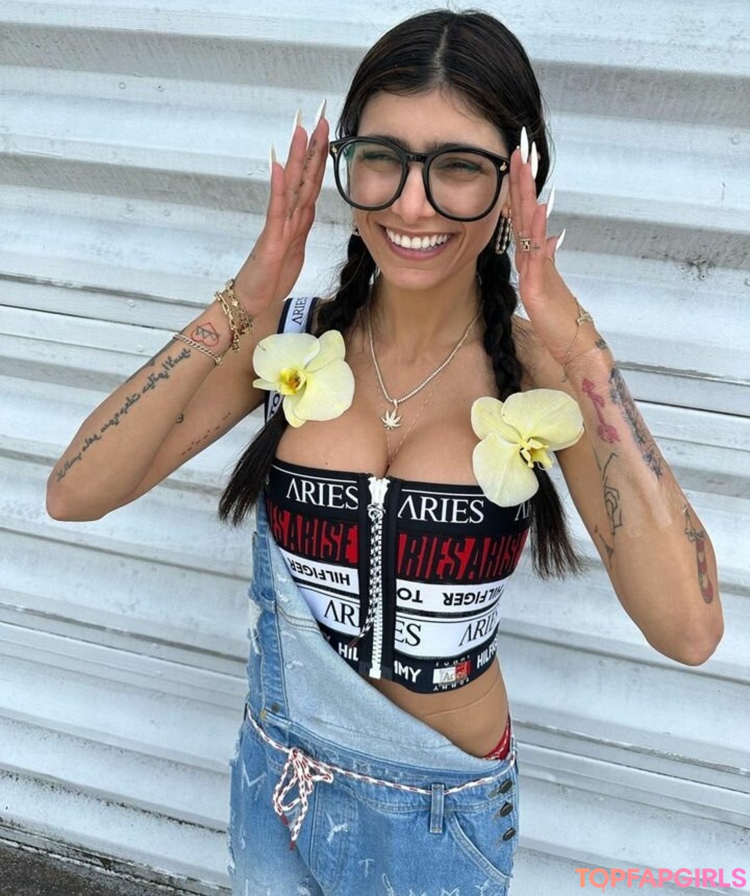 Naakte gelekte OnlyFans-foto van Mia Khalifa #2063