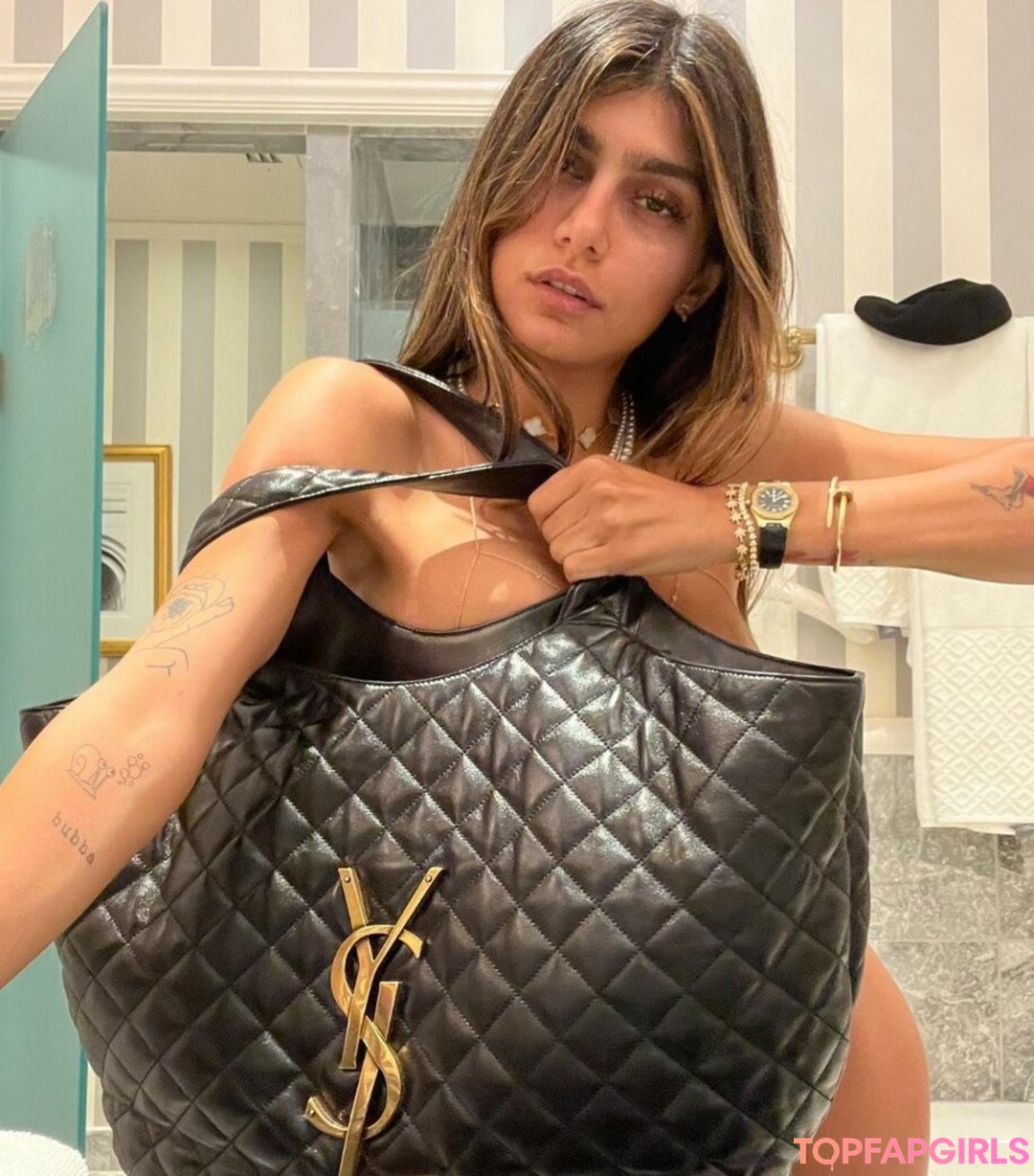 Naakte gelekte OnlyFans-foto van Mia Khalifa #2307