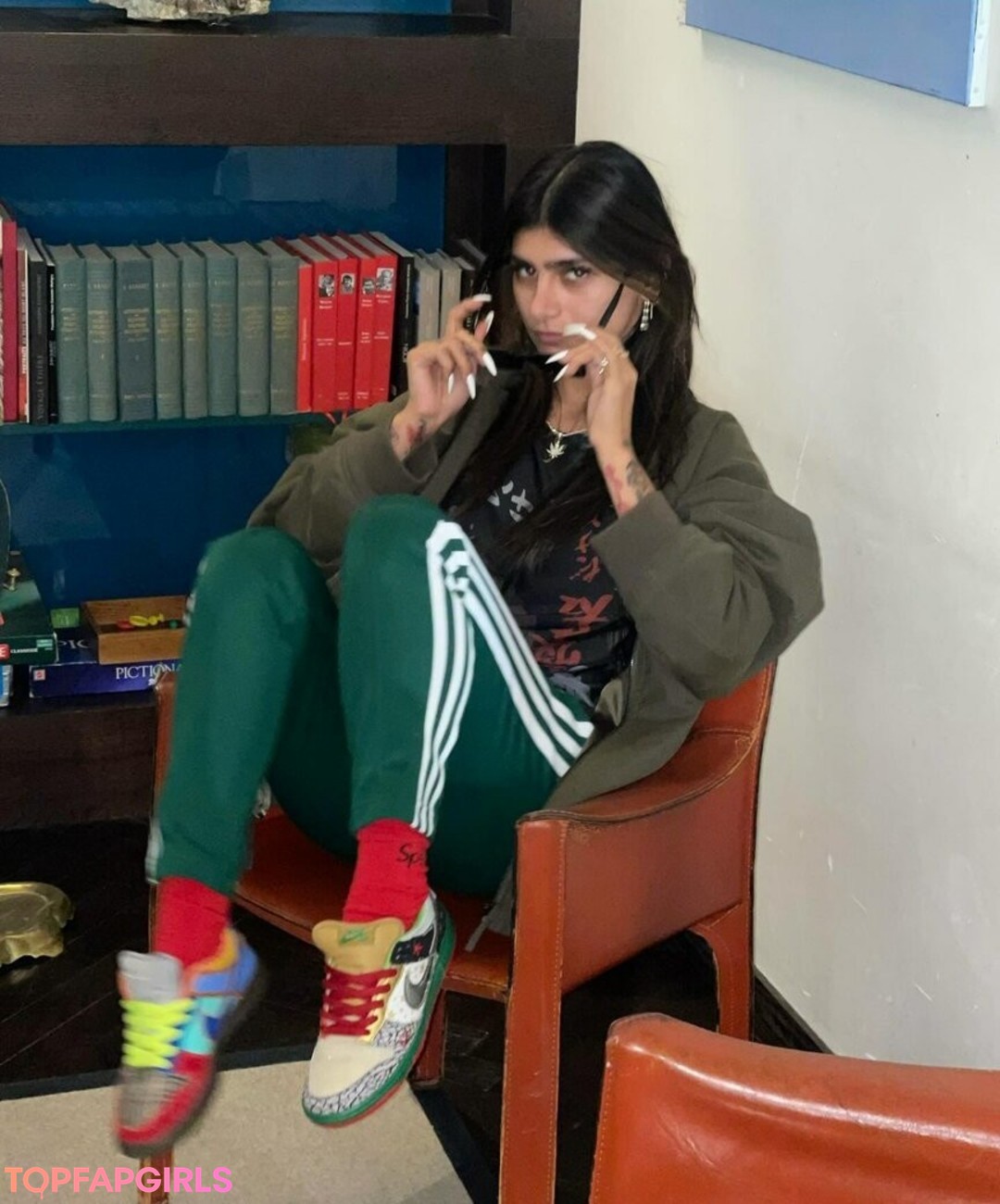 Naakte gelekte OnlyFans-foto van Mia Khalifa #2310