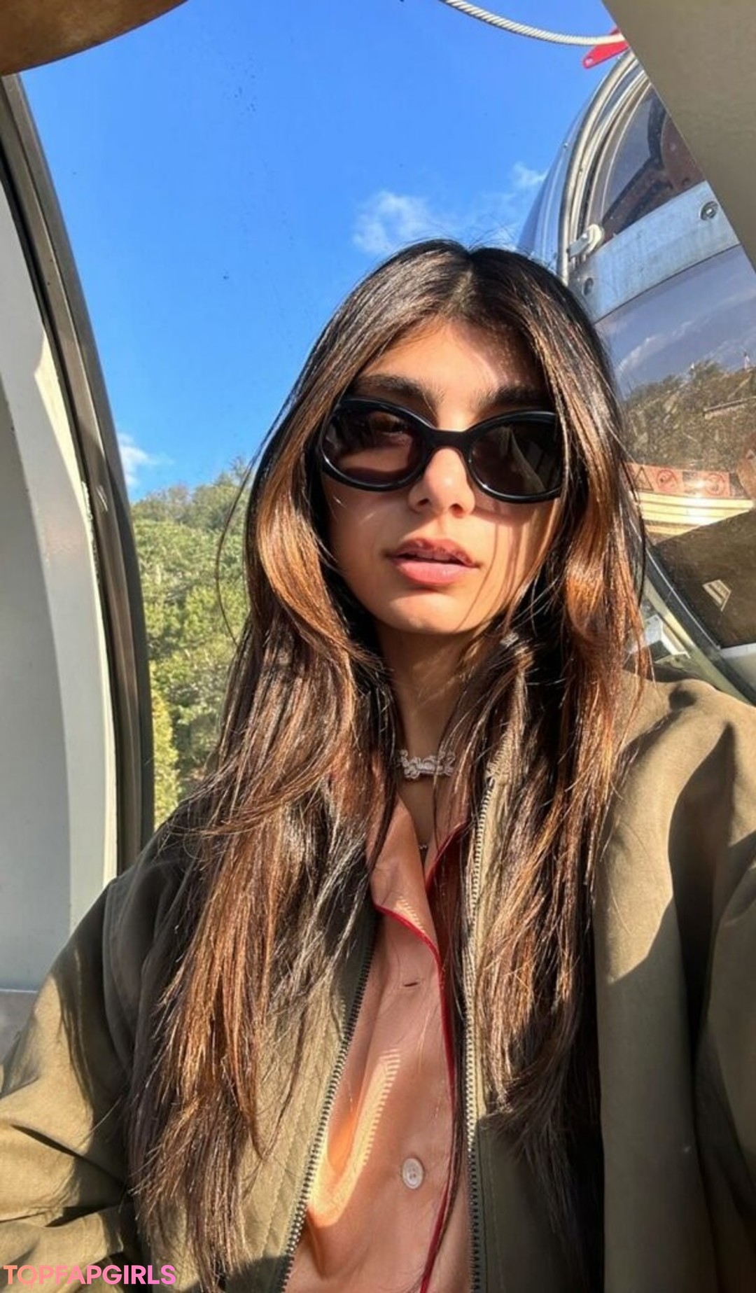 Naakte gelekte OnlyFans-foto van Mia Khalifa #2313