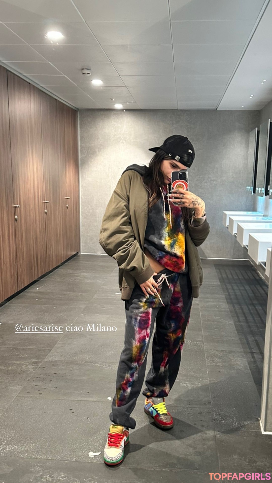 Naakte gelekte OnlyFans-foto van Mia Khalifa #2378