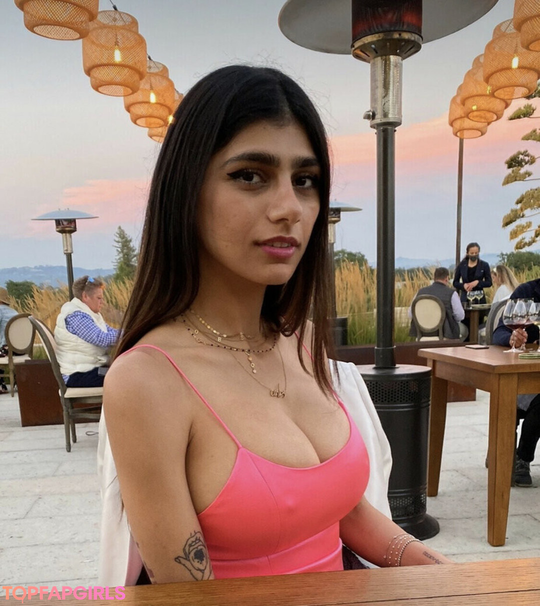 Naakte gelekte OnlyFans-foto van Mia Khalifa #511