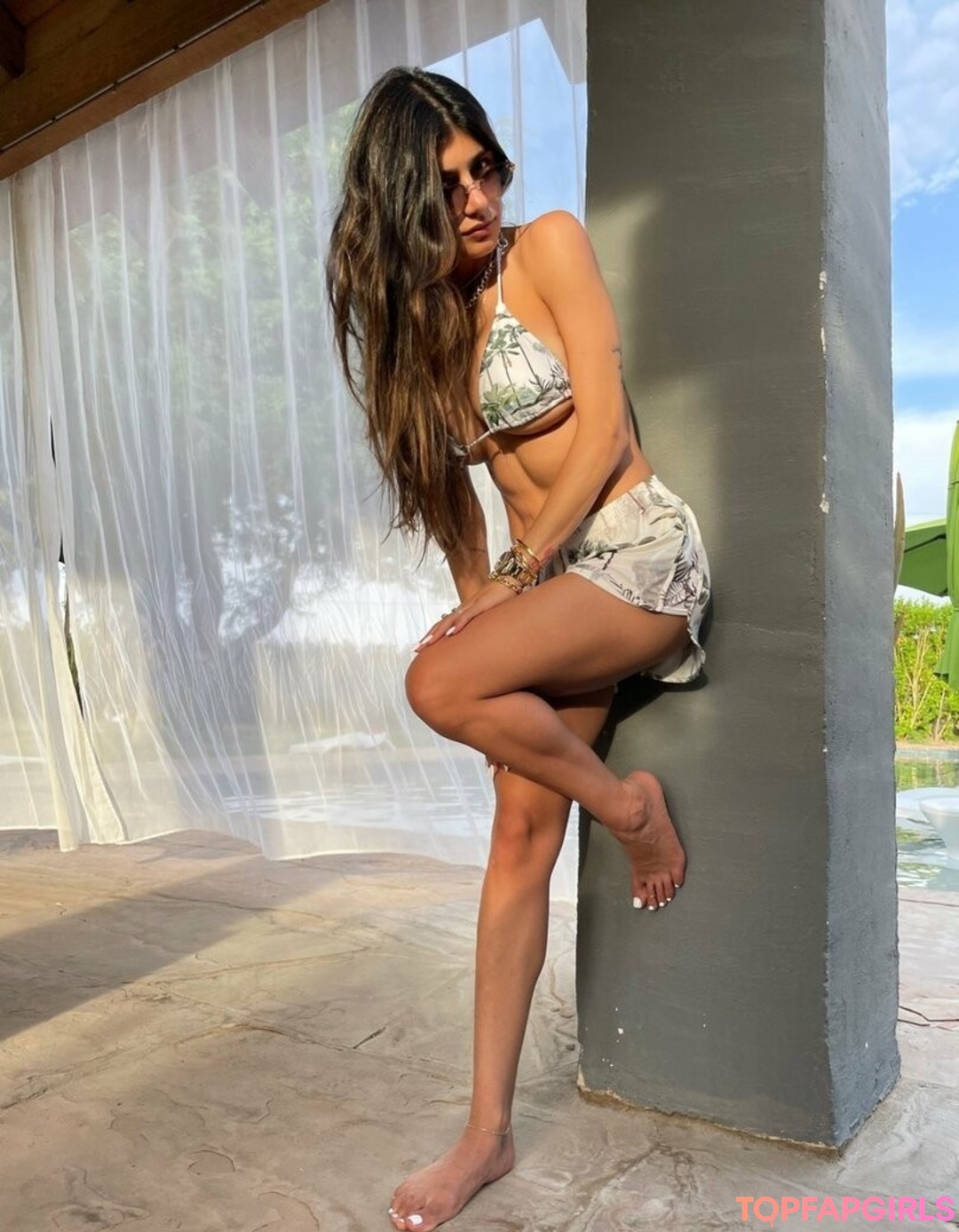 Naakte gelekte OnlyFans-foto van Mia Khalifa #1112