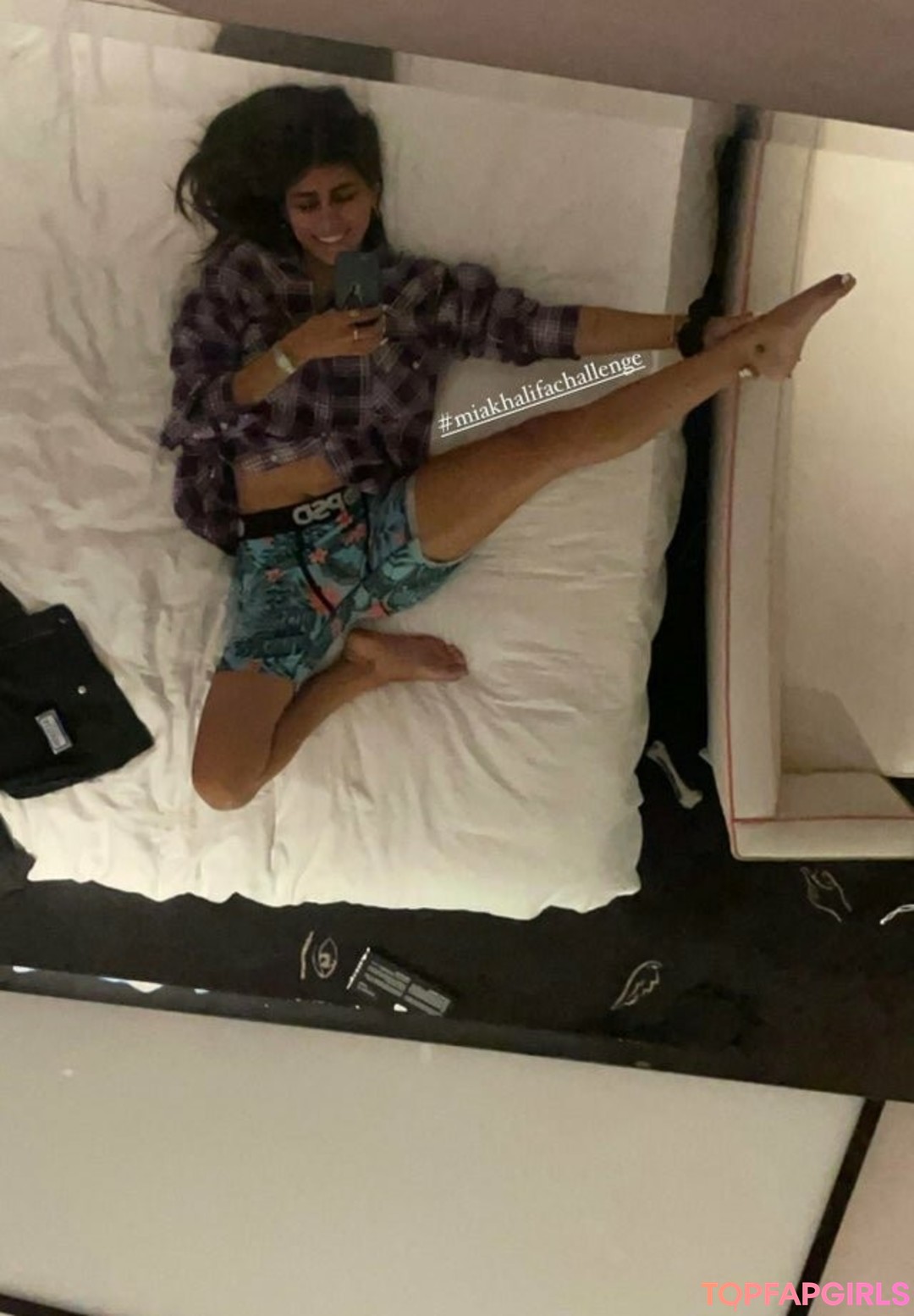 Naakte gelekte OnlyFans-foto van Mia Khalifa #1172