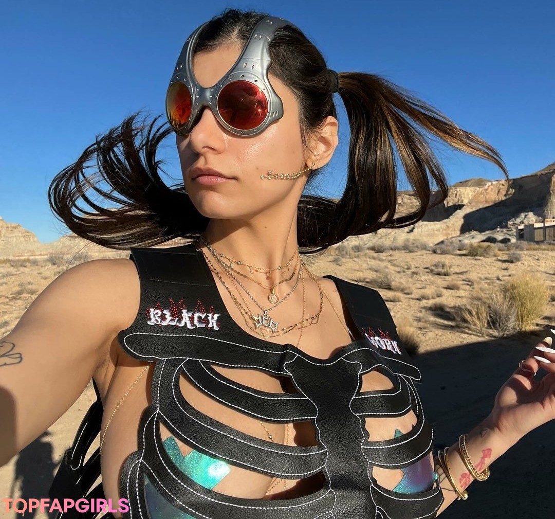 Naakte gelekte OnlyFans-foto van Mia Khalifa #425