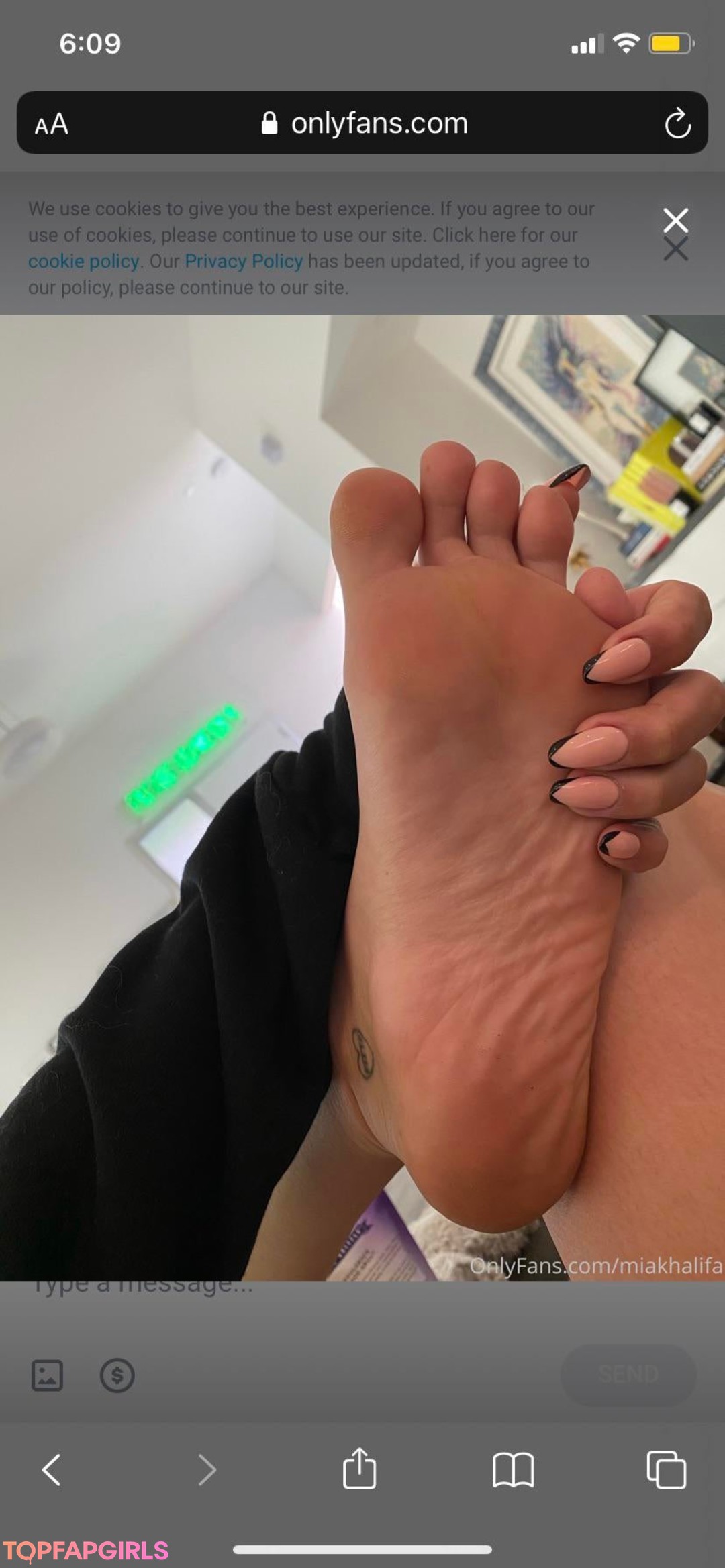 Naakte gelekte OnlyFans-foto van Mia Khalifa #52