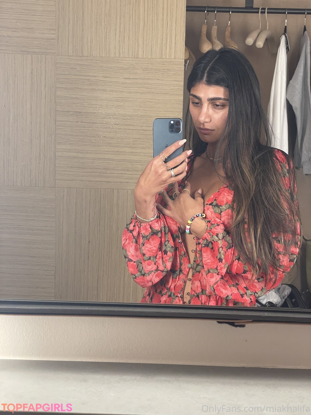 Naakte gelekte OnlyFans-foto van Mia Khalifa #81