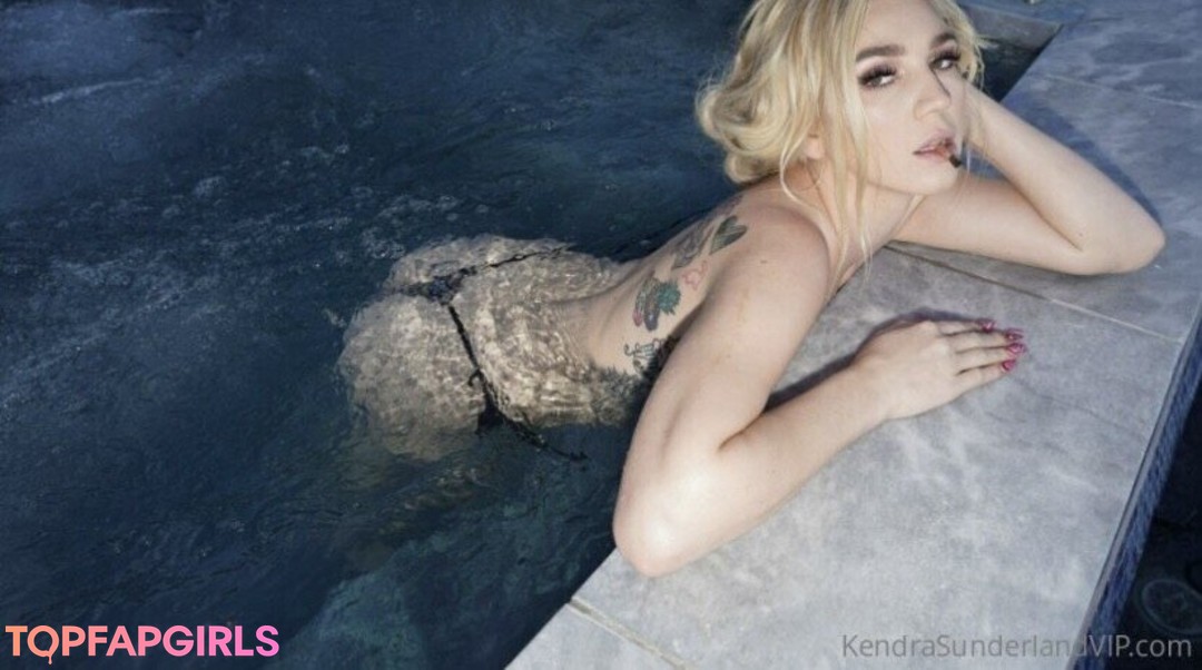 Naakte gelekte OnlyFans-foto van Kendra Sunderland #378