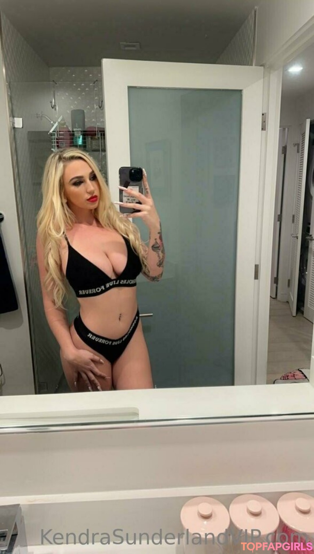 Naakte gelekte OnlyFans-foto van Kendra Sunderland #575