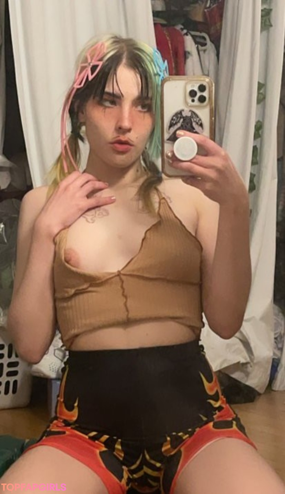Naakte gelekte OnlyFans-foto van Dorian Electra #35