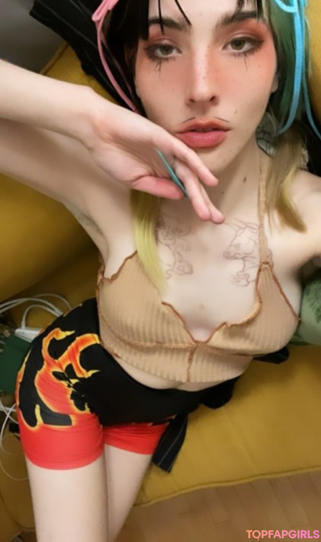 Naakte gelekte OnlyFans-foto van Dorian Electra #40