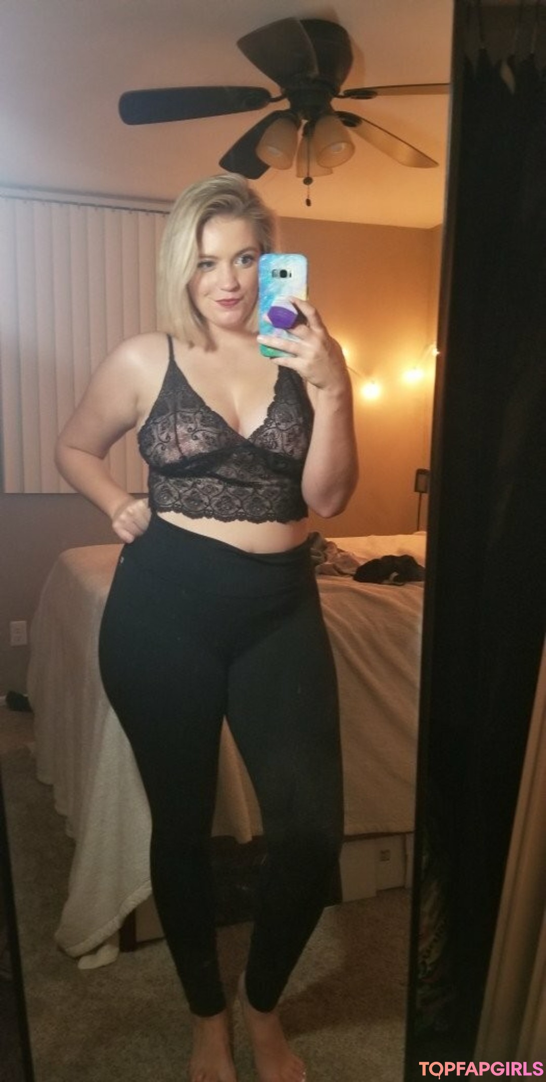 Naakte gelekte OnlyFans-foto van Valerie Bardot #155