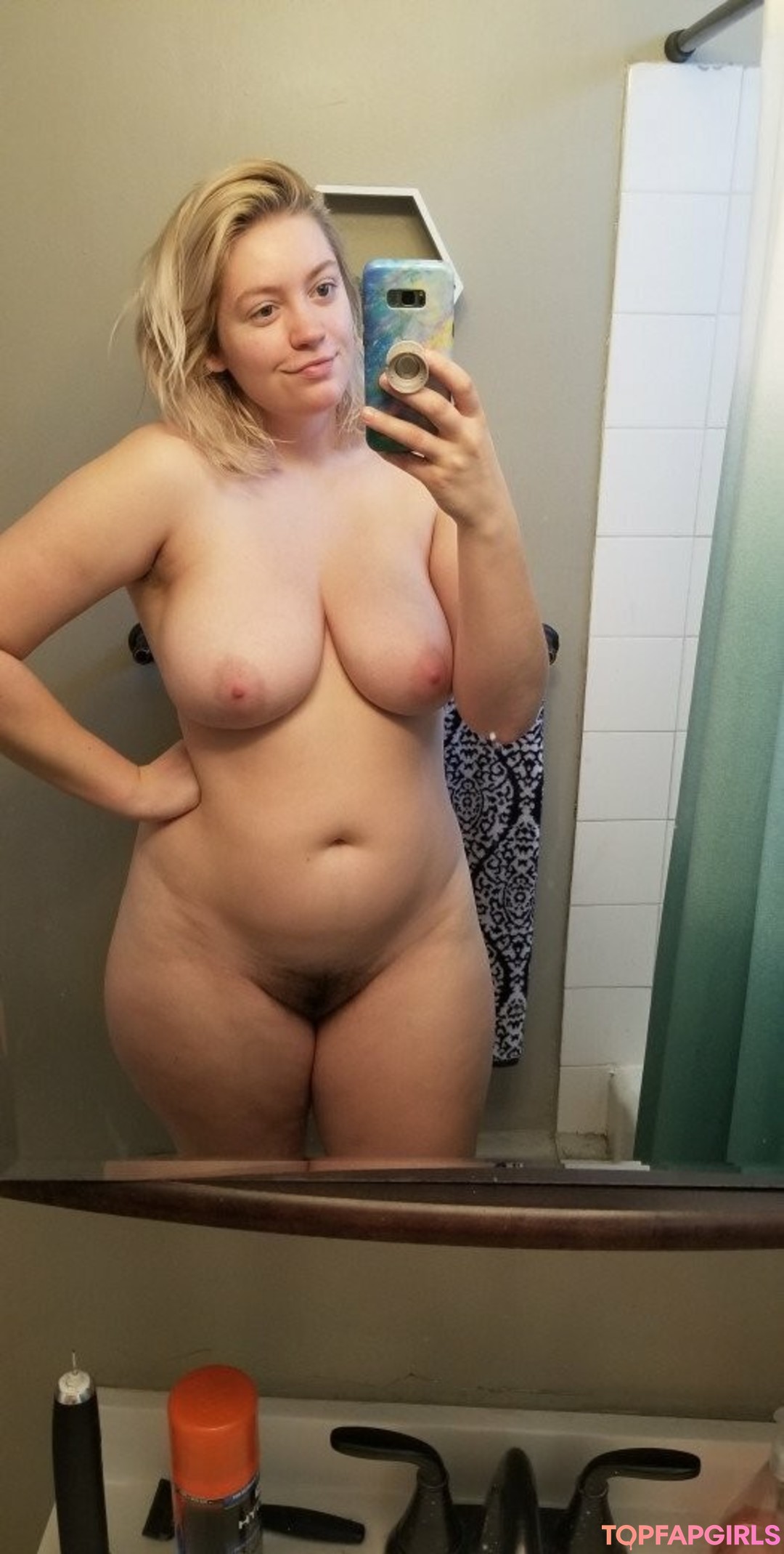 Naakte gelekte OnlyFans-foto van Valerie Bardot #87