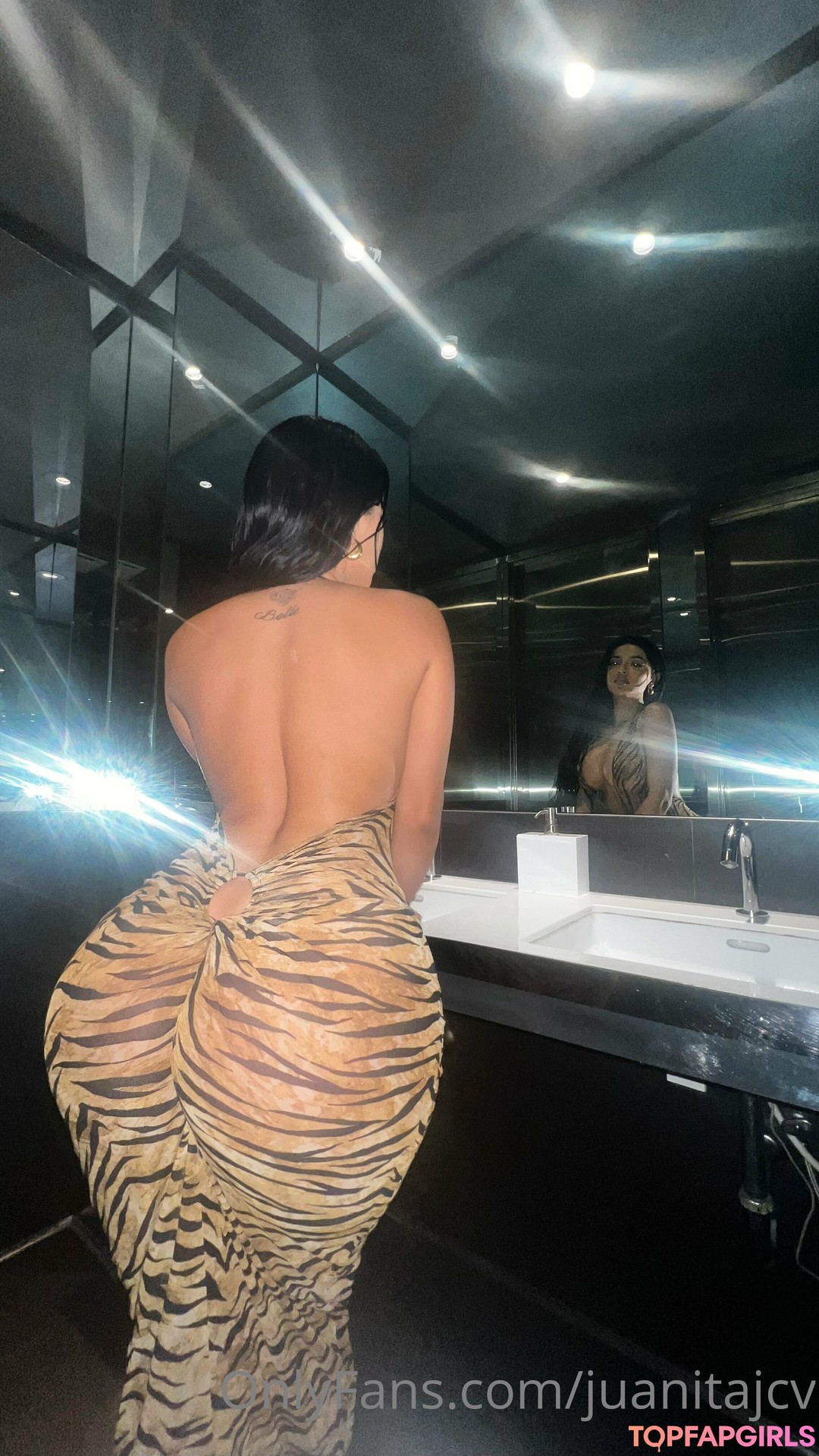 Naakte gelekte OnlyFans-foto van Juanita Belle #480