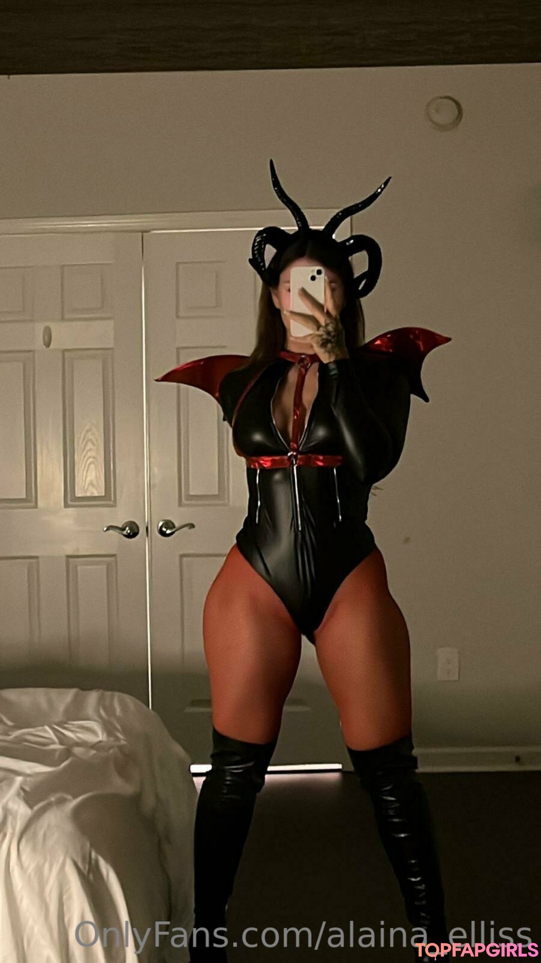 Naakte gelekte OnlyFans-foto van Alaina Ellis #68