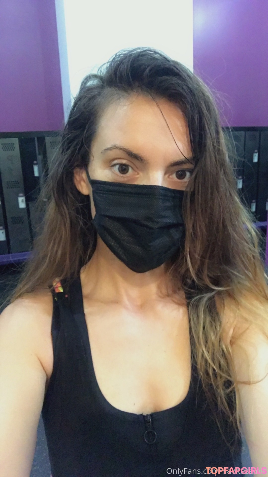 Naakte gelekte OnlyFans-foto van Hawt Ass Milf #3