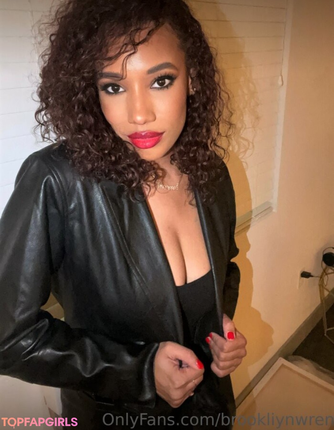 Naakte gelekte OnlyFans-foto van Brookliyn Wren #822
