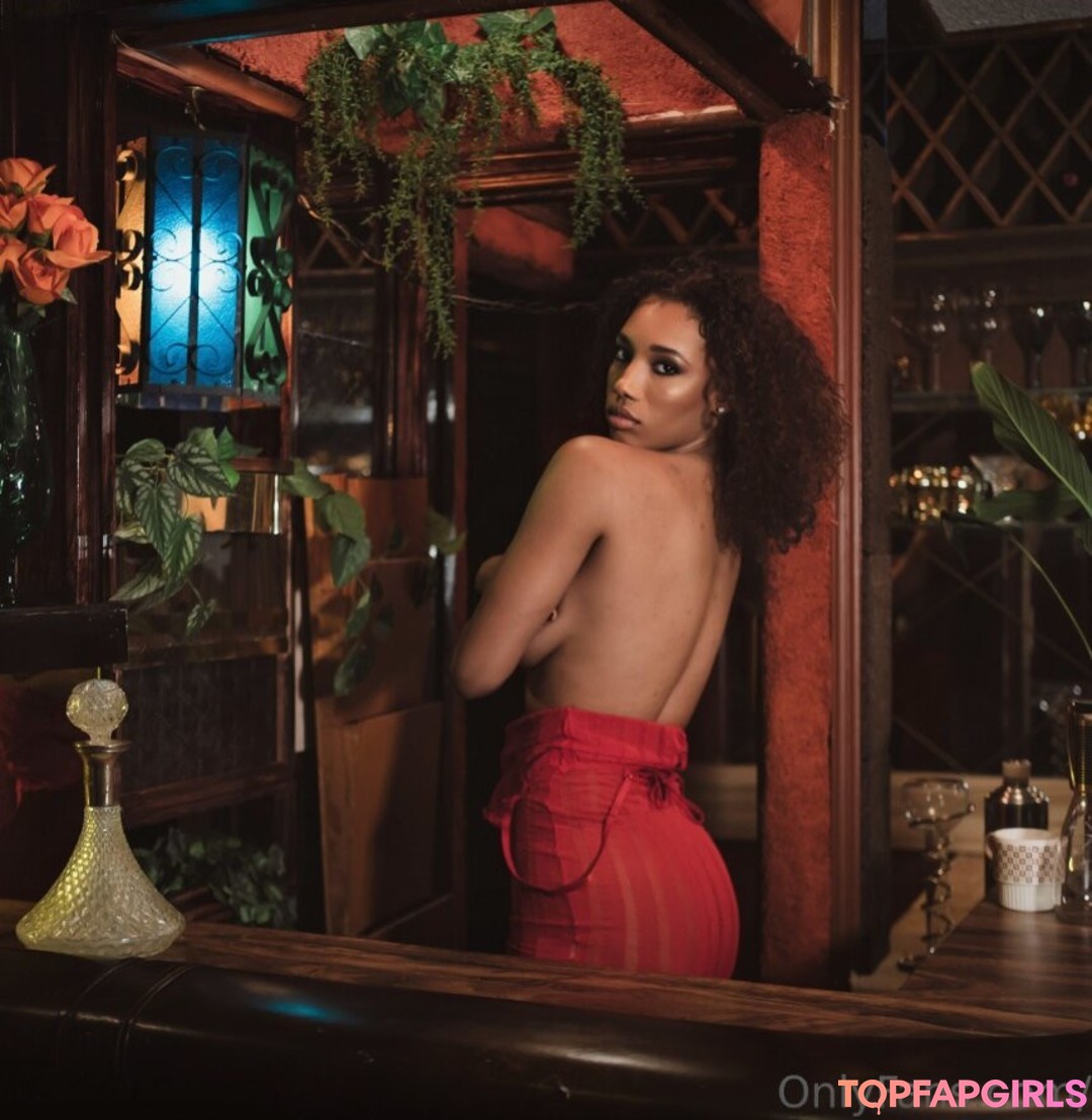 Naakte gelekte OnlyFans-foto van Brookliyn Wren #857