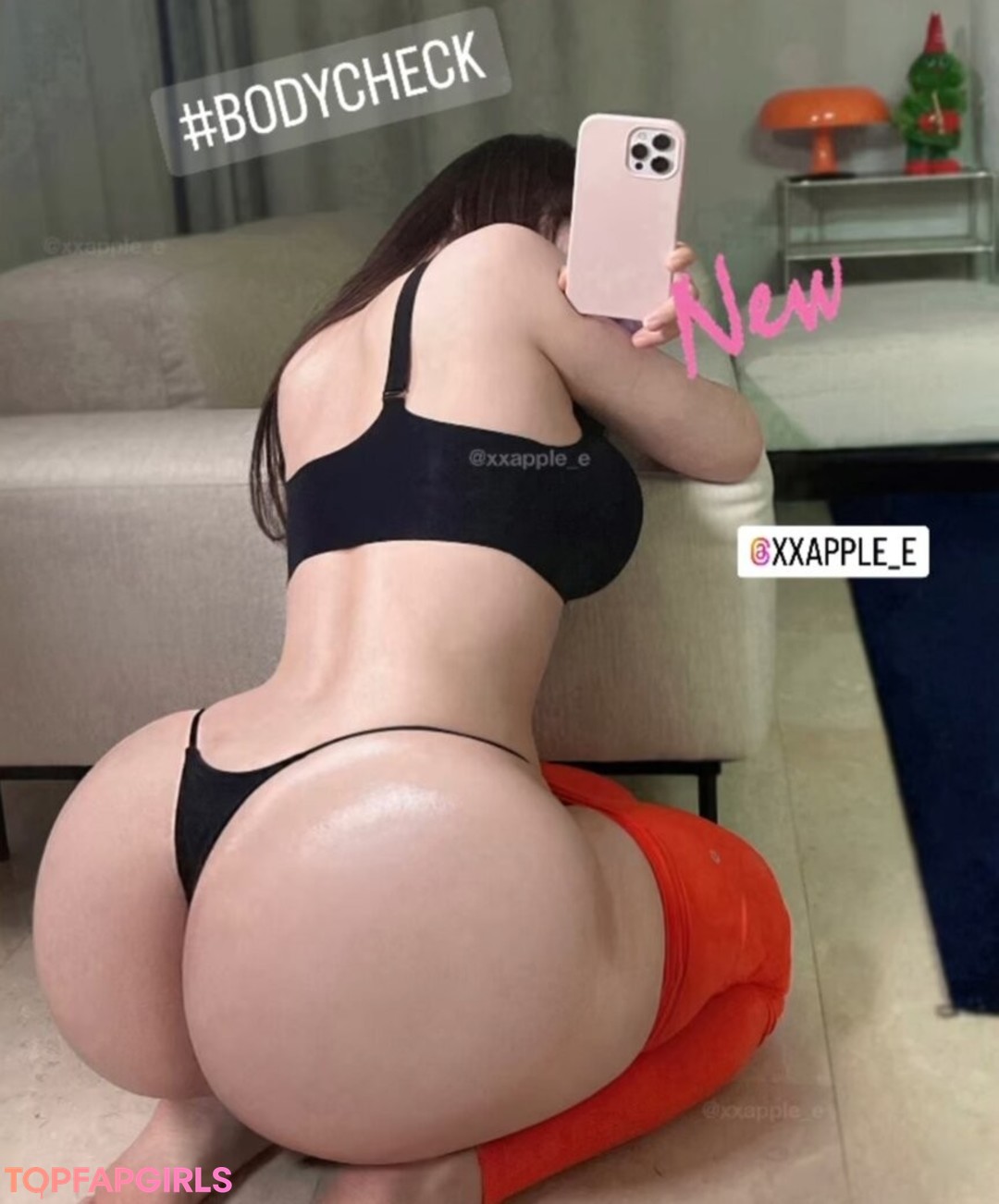 Naakte gelekte OnlyFans-foto van Xxapplee #275