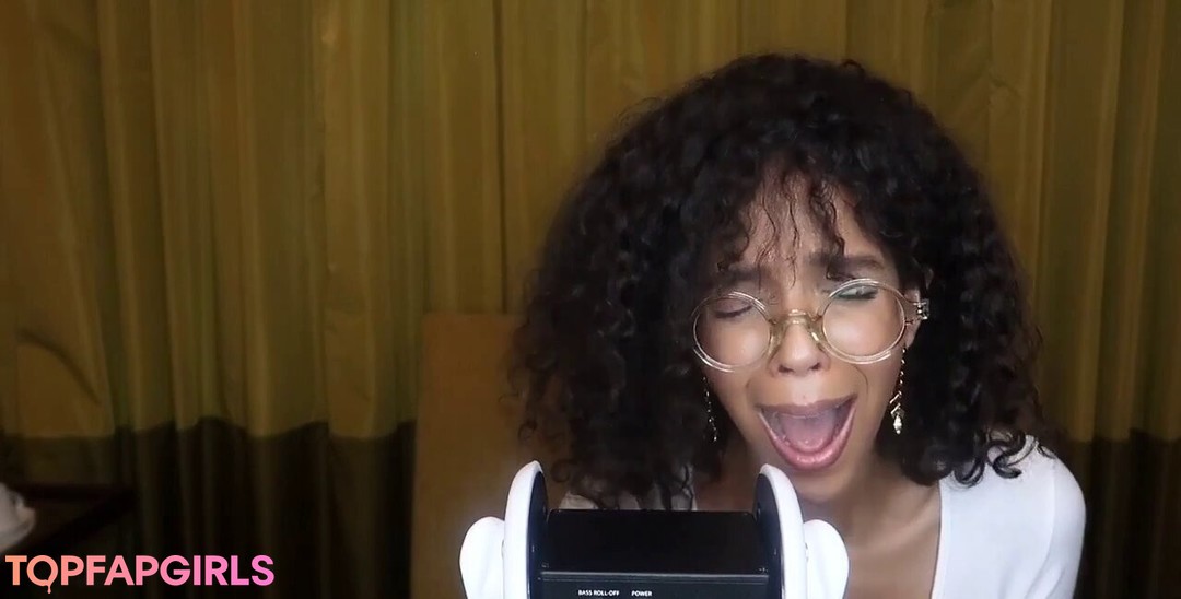 Naakte gelekte OnlyFans-foto van Queenjelz #296