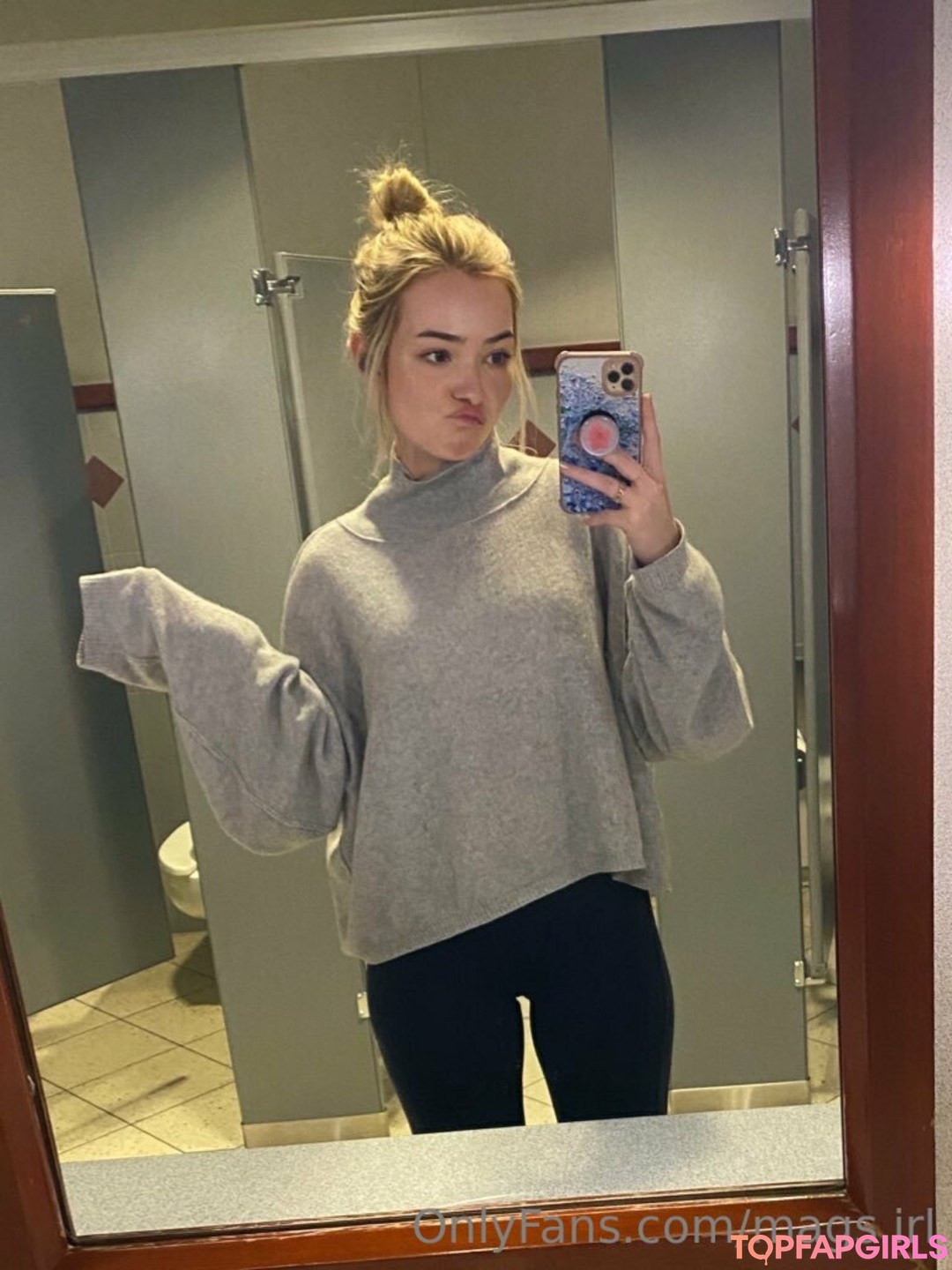 Naakte gelekte OnlyFans-foto van Omgcosplay #1047