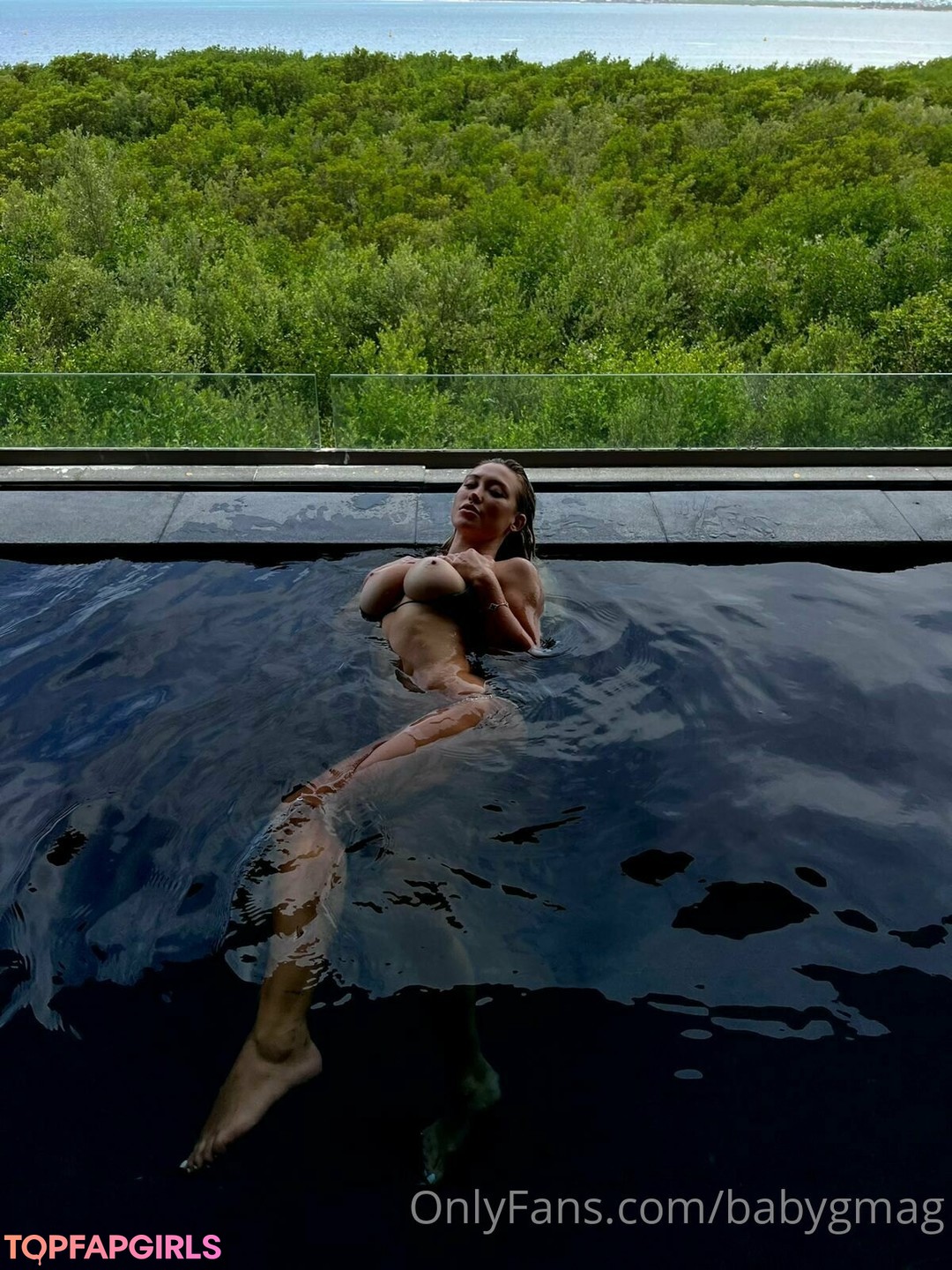 Naakte gelekte OnlyFans-foto van Stefanie Knight #423