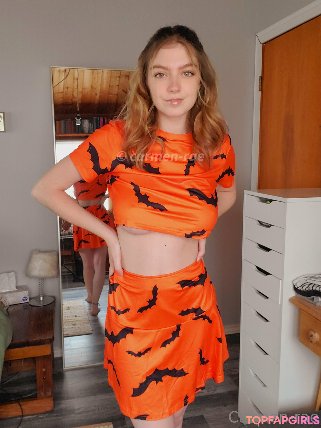 Naakte gelekte OnlyFans-foto van Carmenrae #1031