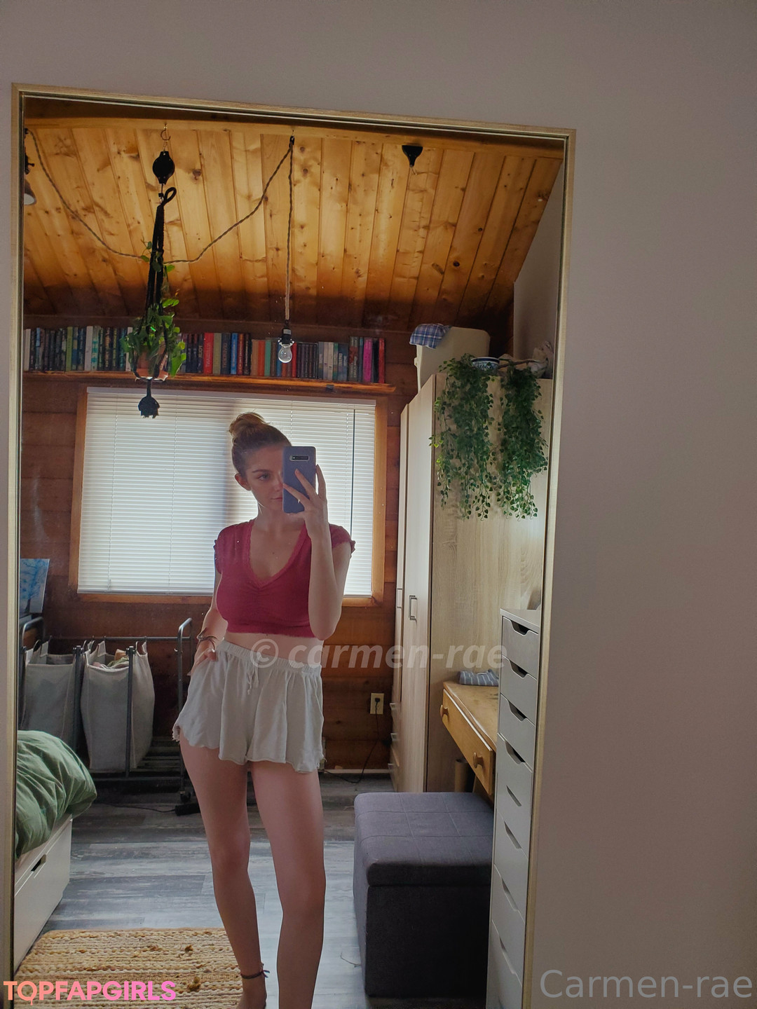 Naakte gelekte OnlyFans-foto van Carmenrae #2496