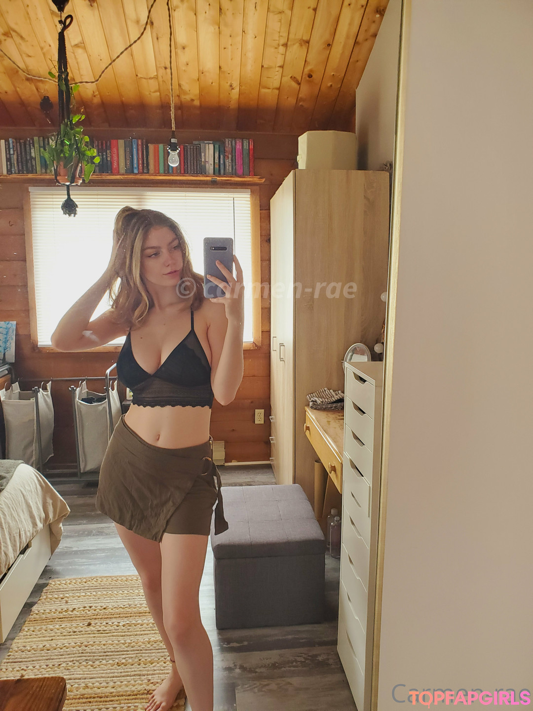 Naakte gelekte OnlyFans-foto van Carmenrae #2505