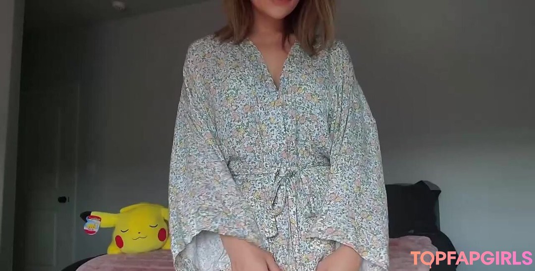 Naakte gelekte OnlyFans-foto van Alinity #2055