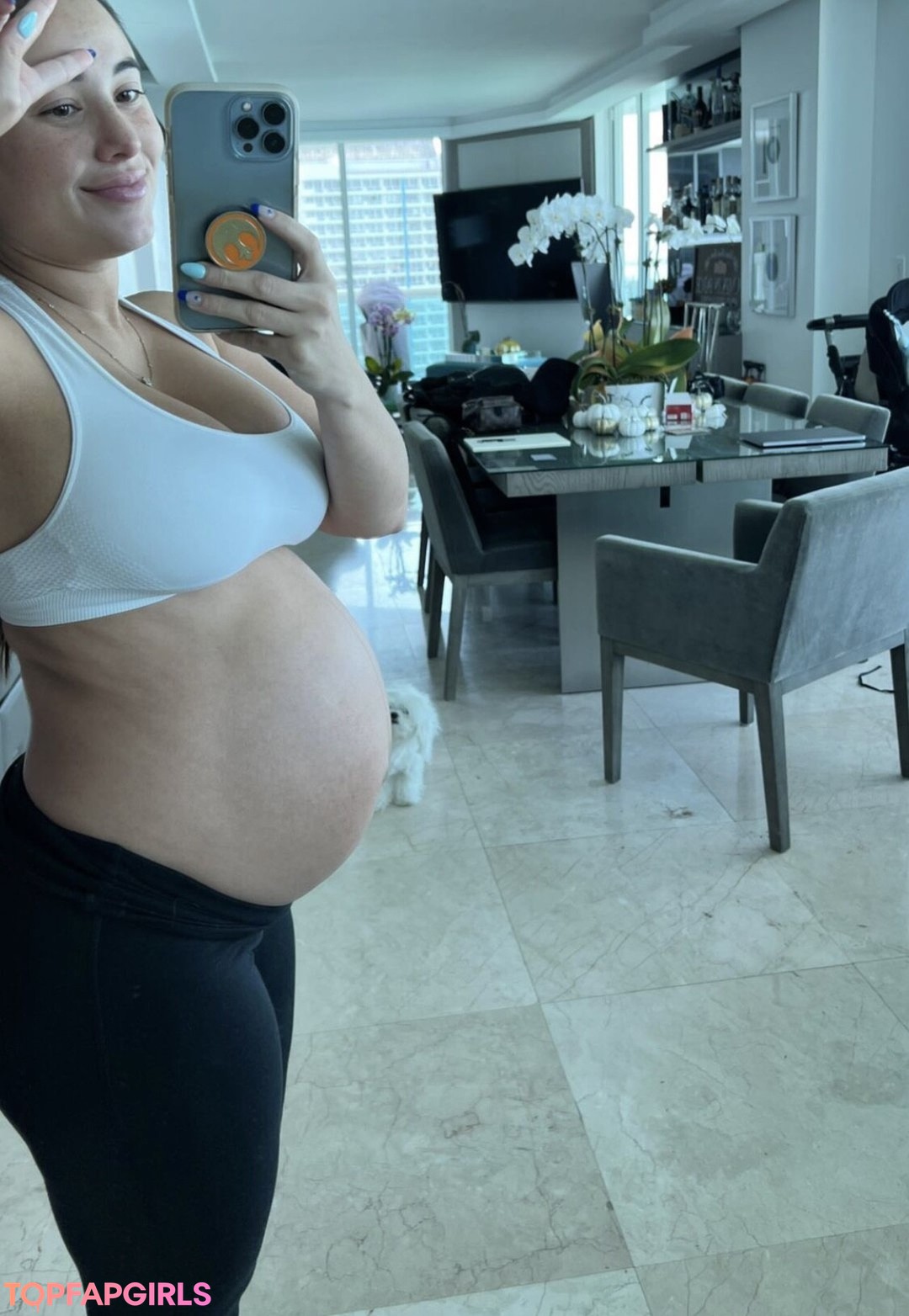 Naakte gelekte OnlyFans-foto van Angie Varona #88