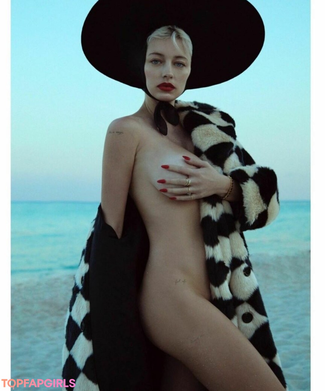 Naakte gelekte OnlyFans-foto van Caroline Vreeland #657