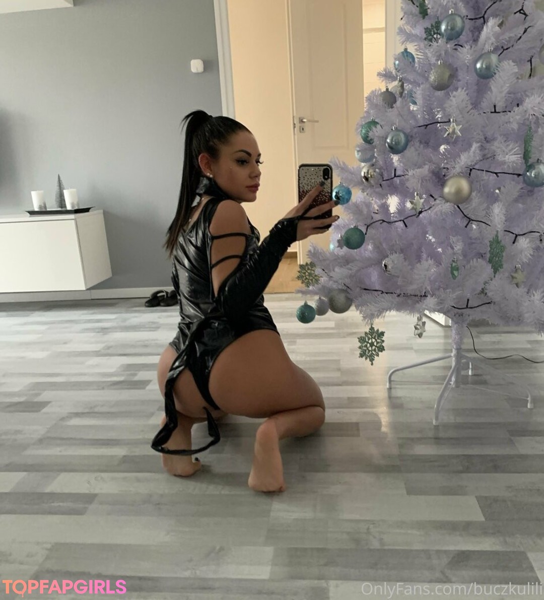 Naakte gelekte OnlyFans-foto van Buczkulili #1052