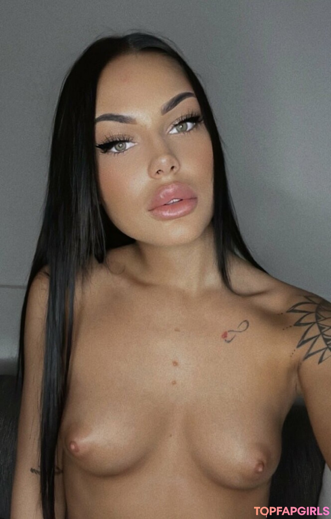 Naakte gelekte OnlyFans-foto van Buczkulili #976